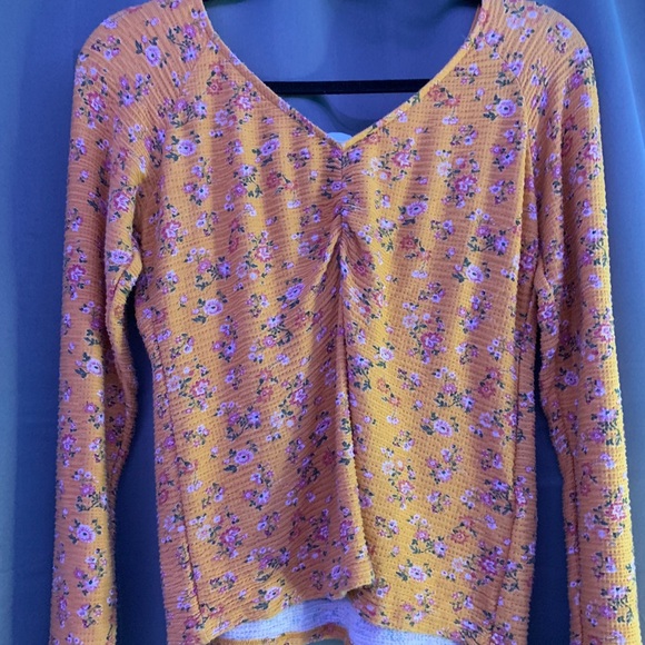 HOLLISTER LONG SLEEVES - Picture 2 of 3